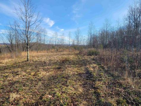 8 Sand Bank Road Masontown WV 26542